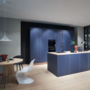 kueche a av7080 rauchblau av7080 schwarz