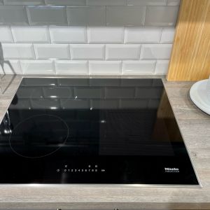 0132c0325ff418f030eac18e8b587cee79389e2ff1